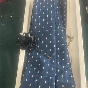 Blue Geometric Patterned Tie with Lapel Pin